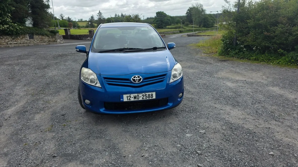 Toyota Auris 2012 - Image 1