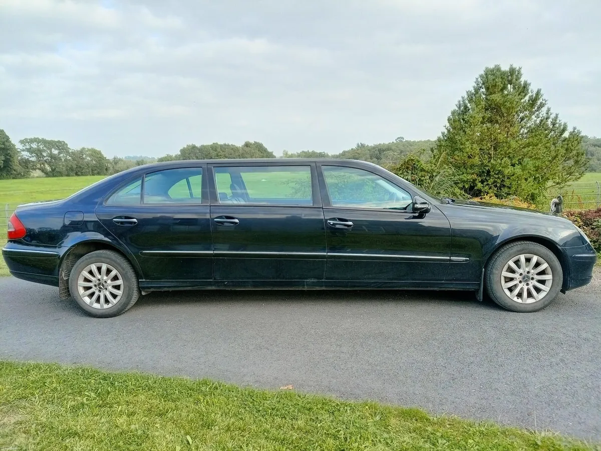 Mercedes-Benz E-Class 2009 - Image 4