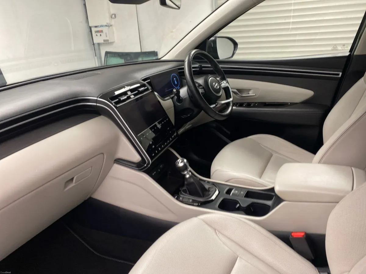 Hyundai Tucson 2WD Executive Plus - Image 3