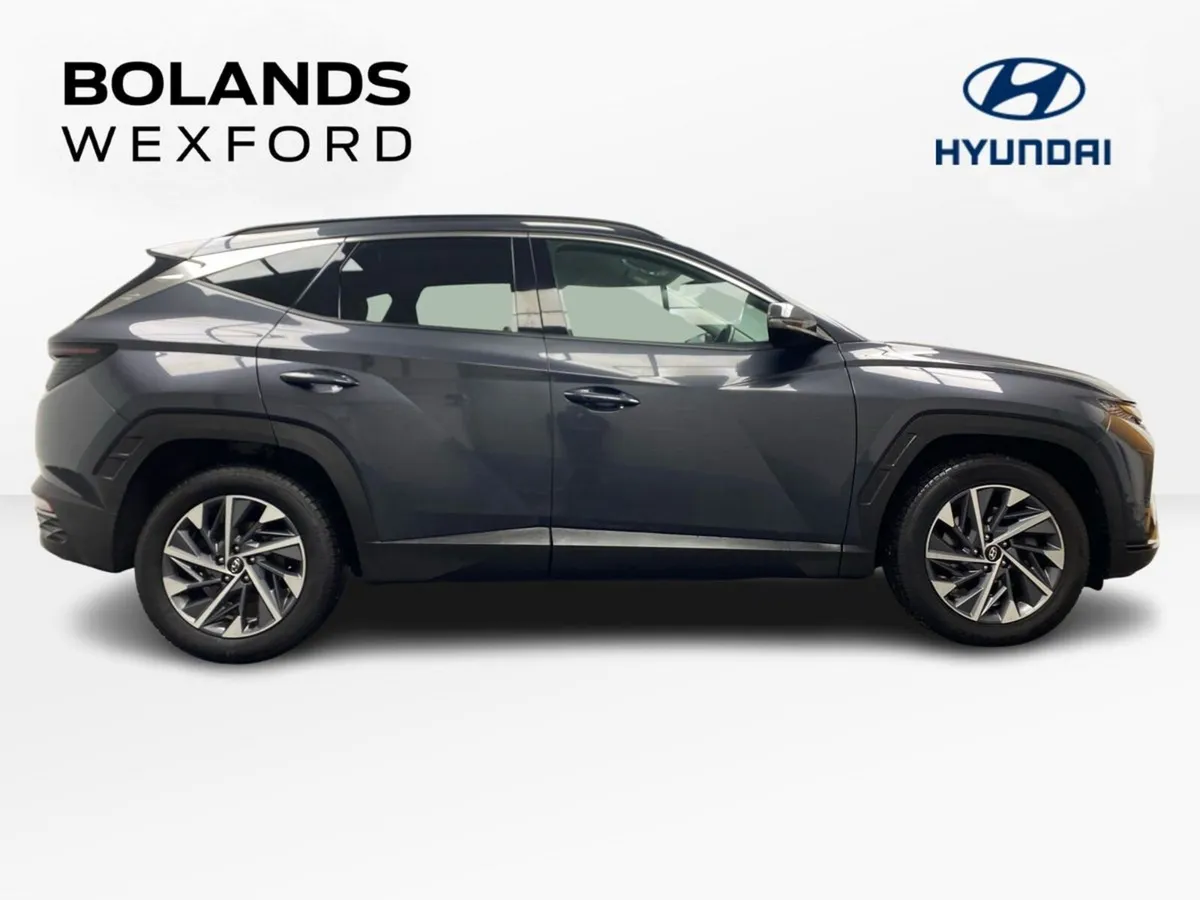 Hyundai Tucson 2WD Executive Plus - Image 4