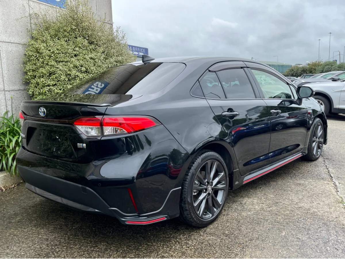 Toyota Corolla SALOON WXB HYBRID AUTOMATIC 1.8 PET - Image 4