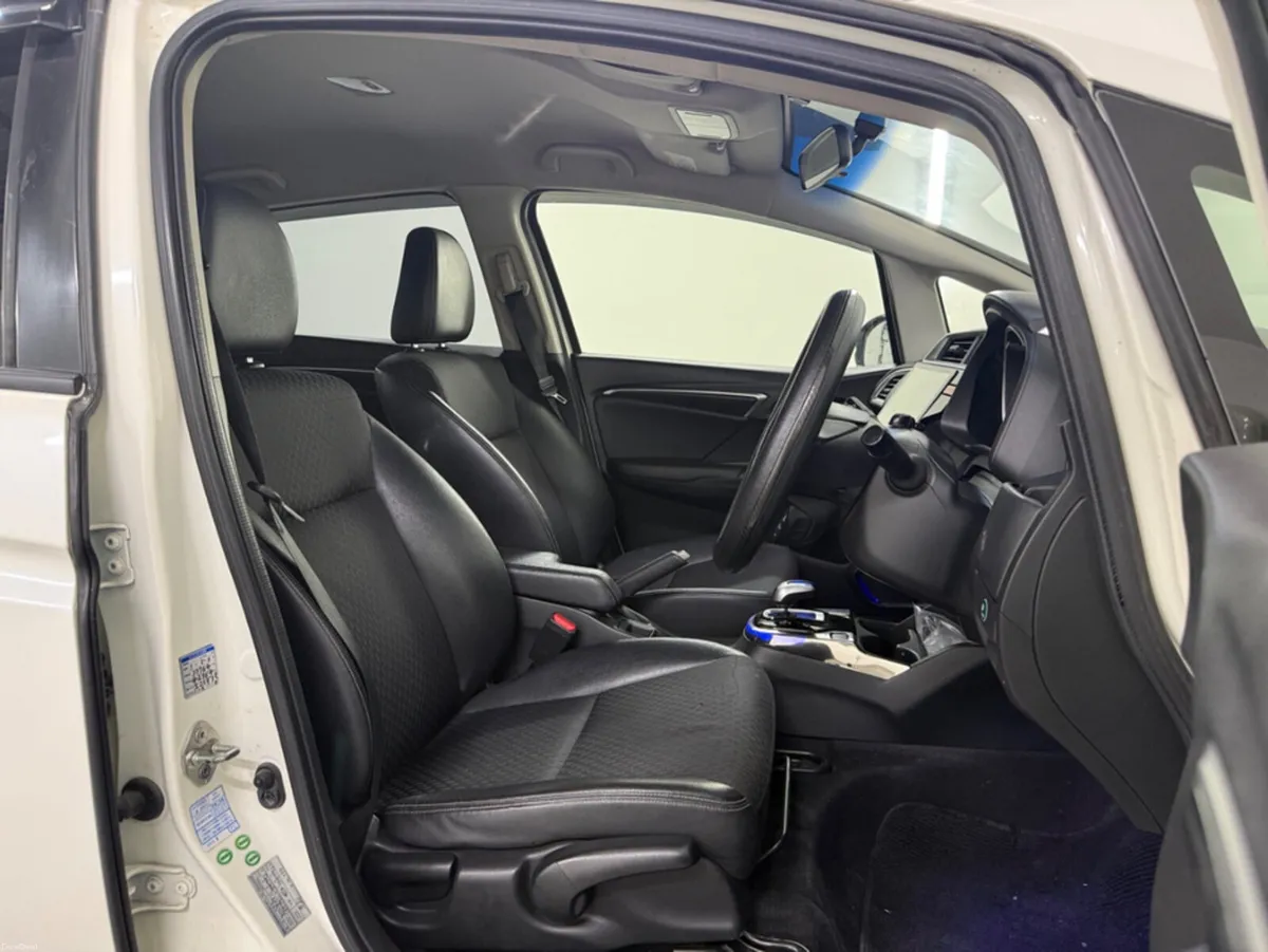 Honda Fit **L PACKAGE**16"ANTHRACITE ALLOY WHEELS* - Image 5