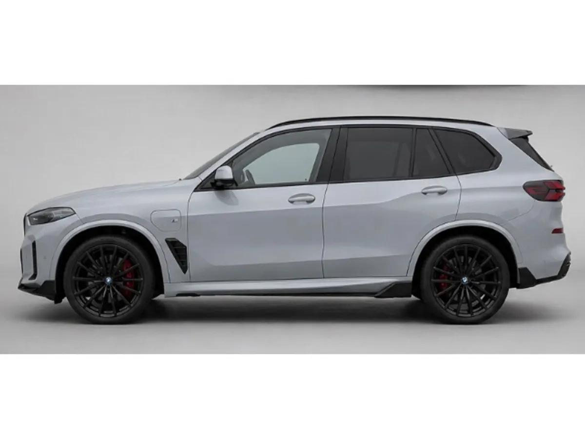 BMW X5 XDRIVE 50E M SPORT *PAN ROOF*PRO PACK* - Image 3