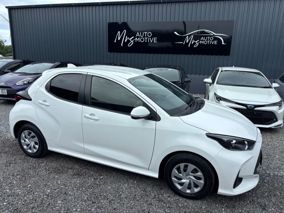 Toyota Yaris 1.0 PERTOL AUTO 211D42749 - Image 1