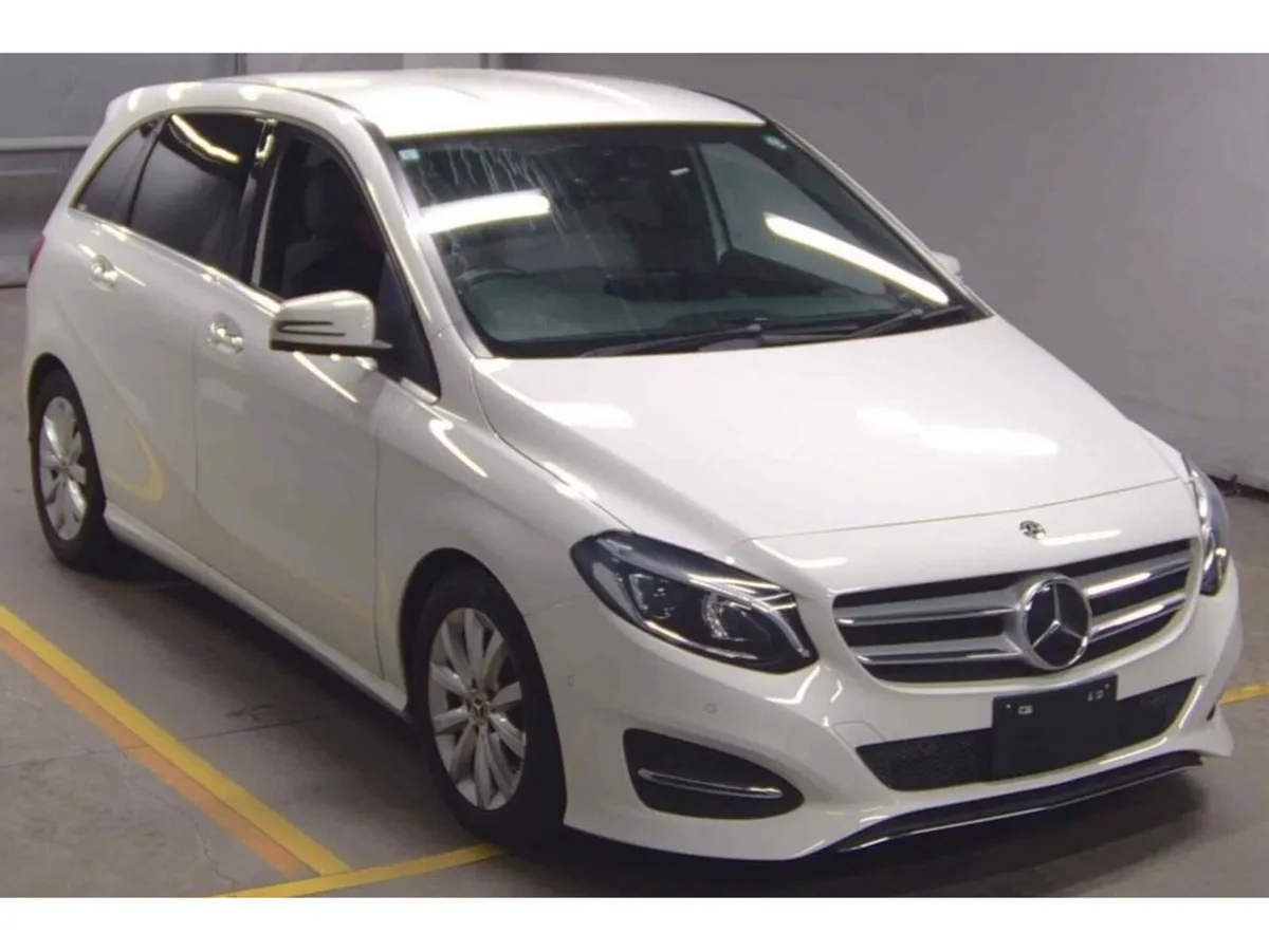 Mercedes-Benz B-Class B180 Automatic in White with - Image 2