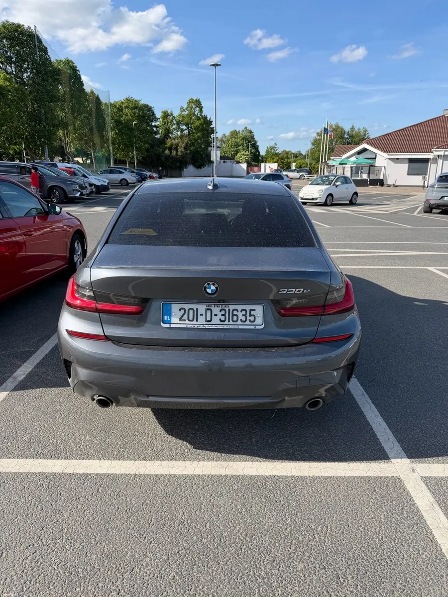 BMW 330e - Image 2