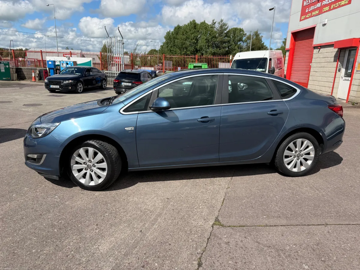 2014 Opel Astra - Image 4