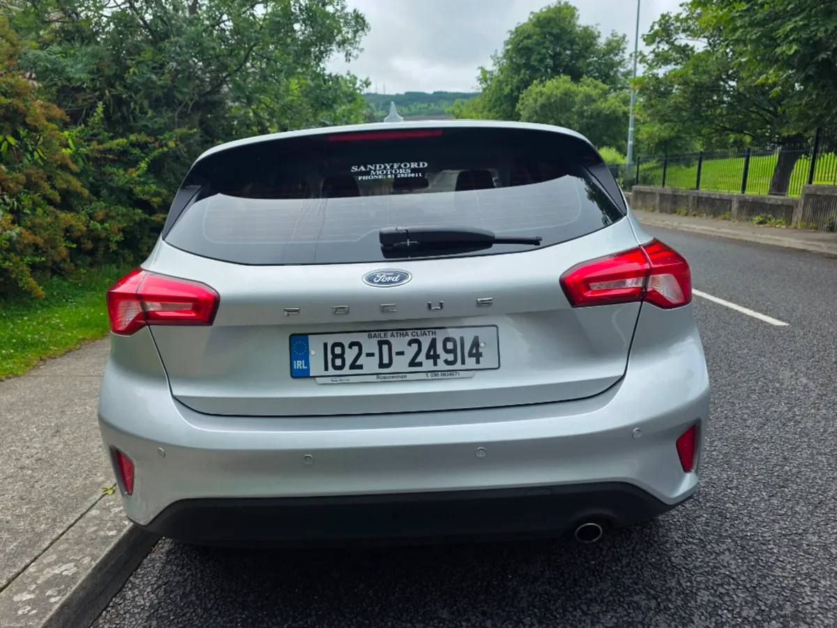 Ford Focus 1.5 TDCI Zetec 125PS 5DR - Image 4