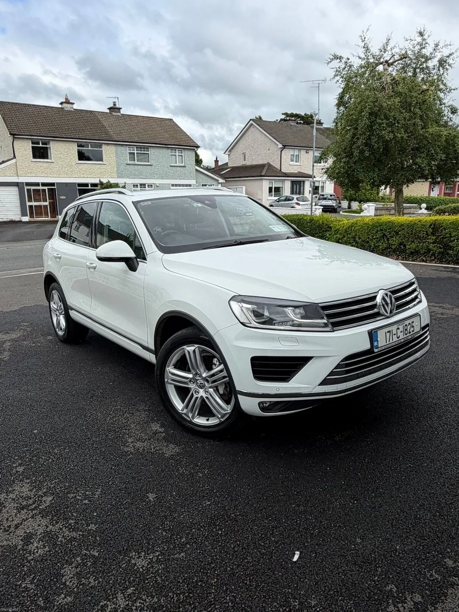 Volkswagen Toureg N1 5 Seat Commercial - Image 1