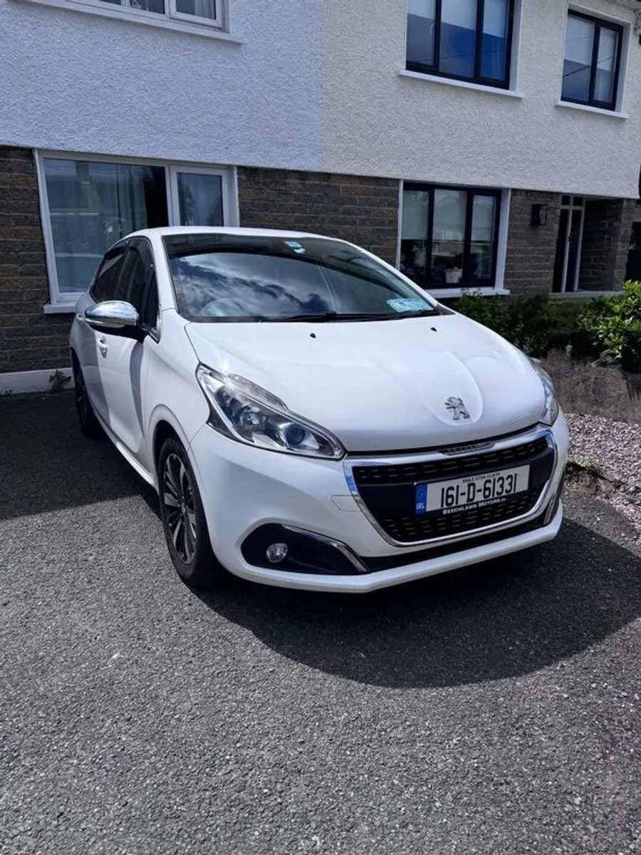 Peugeot 208 2016 Allure 1.2 Puretech 5dr - Image 2