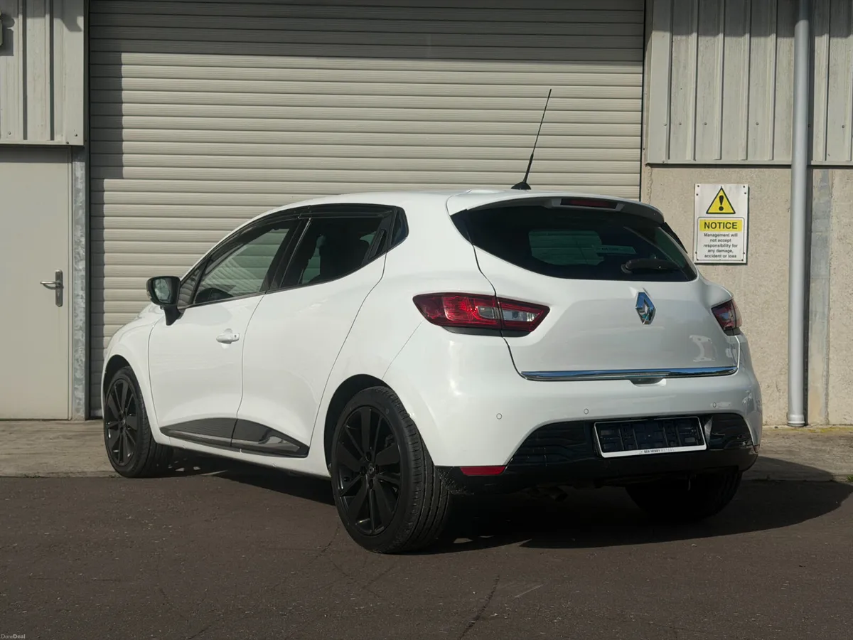 2015 Renault Clio 1.2 automatic - Image 2