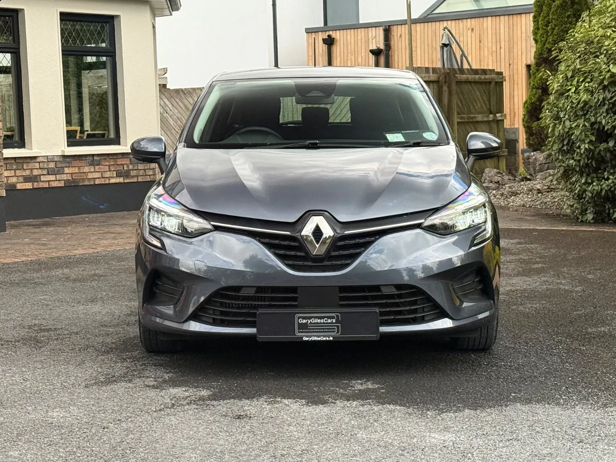 Immaculate 221 Renault Clio! - Image 2