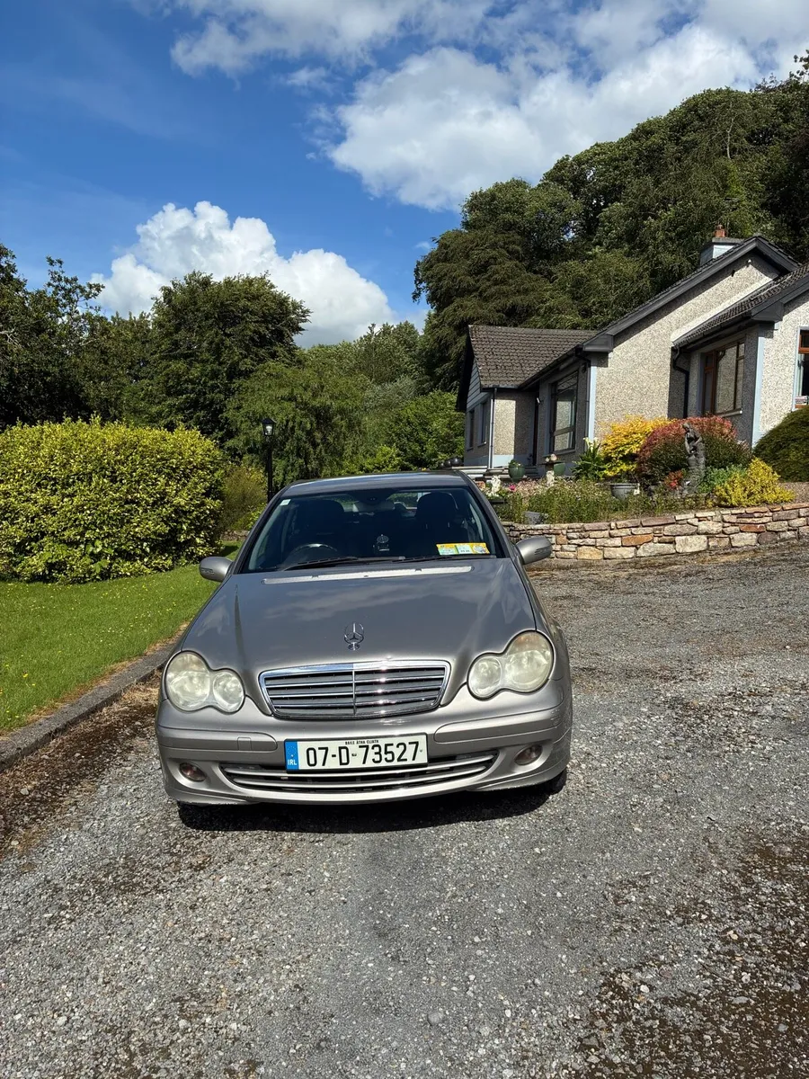 2007 Mercedes c180 petrol manual - Image 2