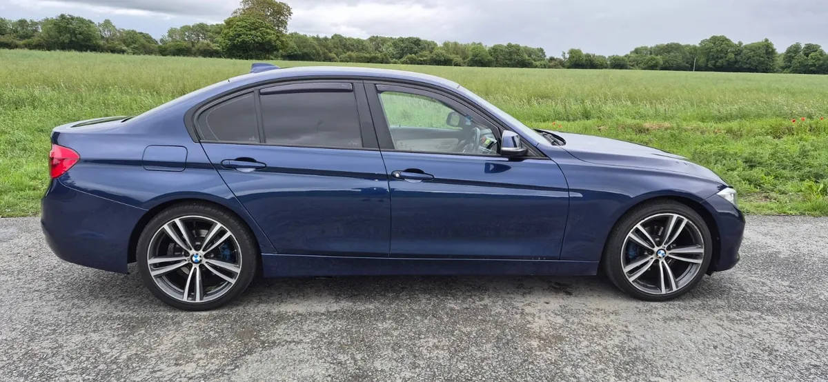 Bmw 318 Disel Automatic low kilometers 154km - Image 6