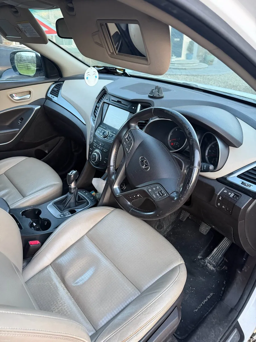 2013 Hyundai Sante Fe CRDI 4 WD . - Image 2
