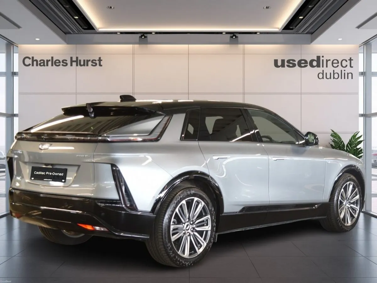 Cadillac Lyriq Entry  559 AWD Dual-Motor Auto - Image 2
