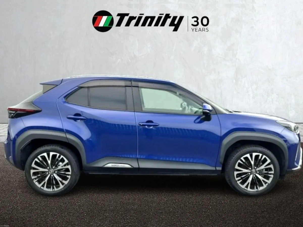 Toyota Yaris Cross ** 1.5 HYBRID ** HUGE SPEC ** T - Image 5