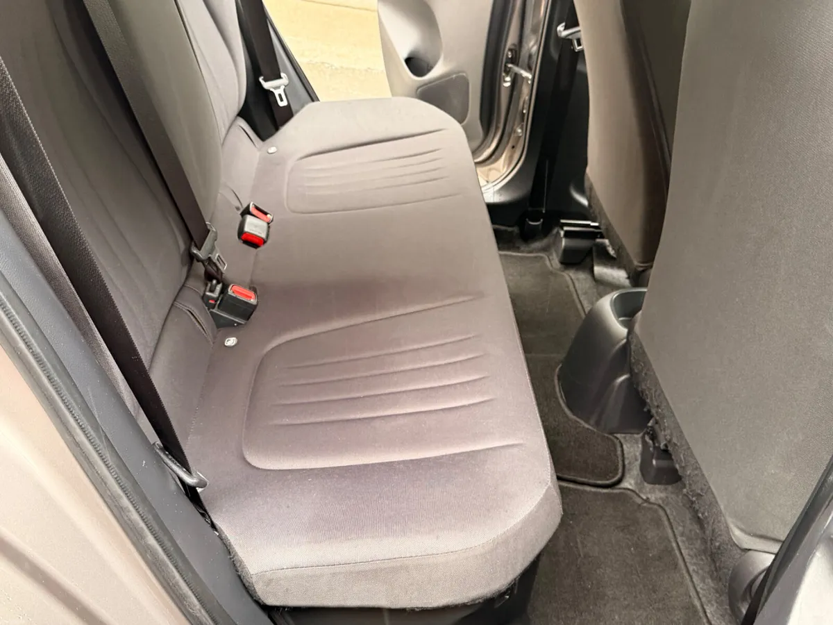 Toyota Yaris 2021 1.5 hybrid self charging - Image 4