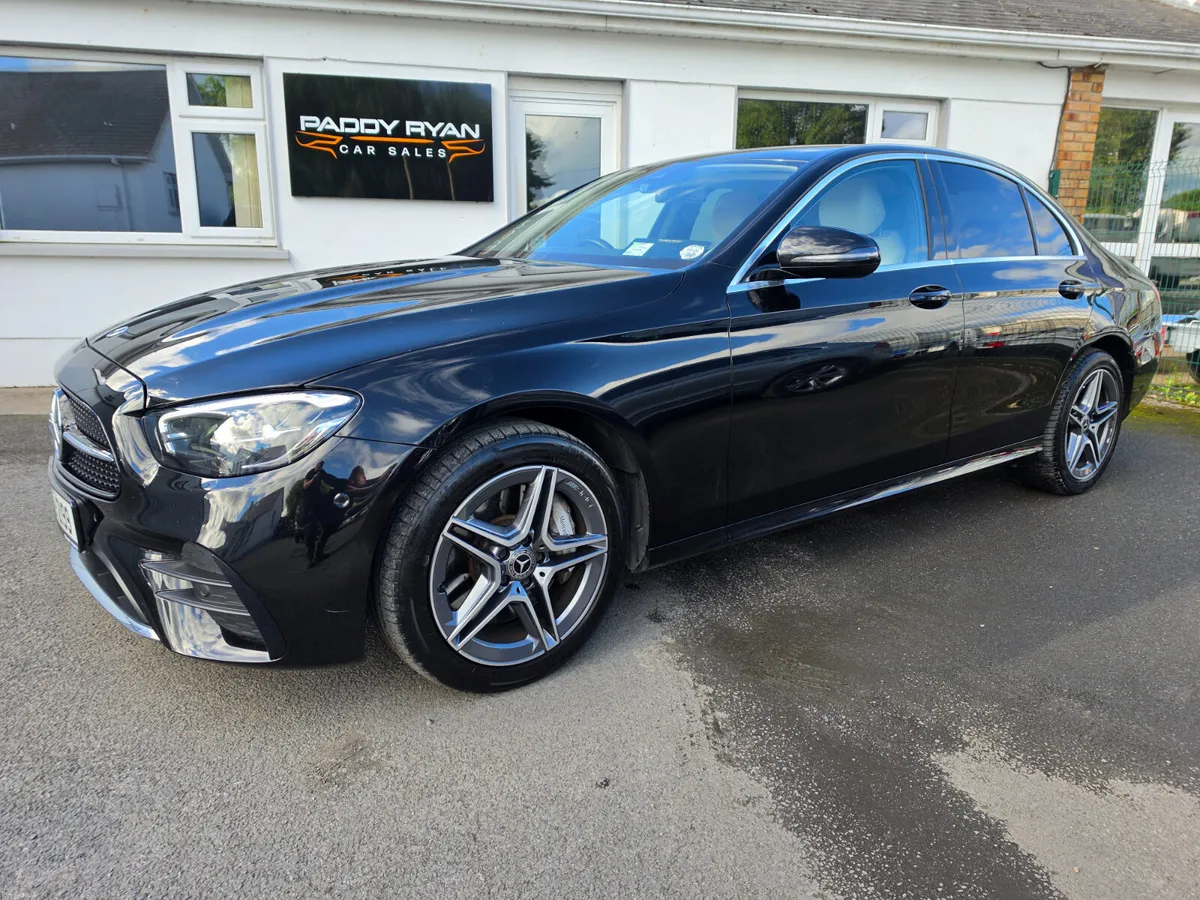 2022 Mercedes-Benz E300e PHEV AMG Line - Image 5