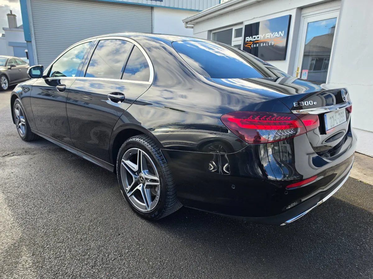 2022 Mercedes-Benz E300e PHEV AMG Line - Image 6