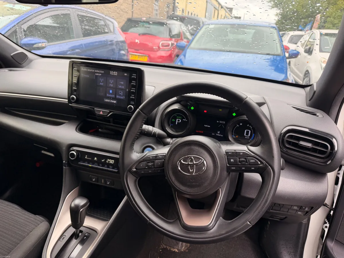 Toyota Yaris 2020 1.5 hybrid self charging - Image 4