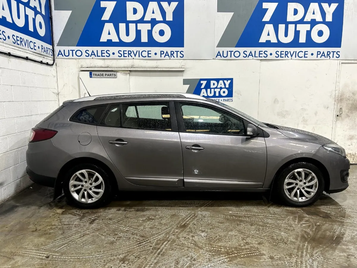 Renault Megane GRD DYNAMIQUE 1.5 DCI 4DR - Image 3