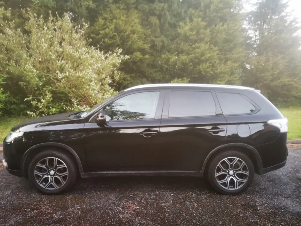 Mitsubishi Outlander 2.2 DI-D GX3 4WD 148 - Image 3
