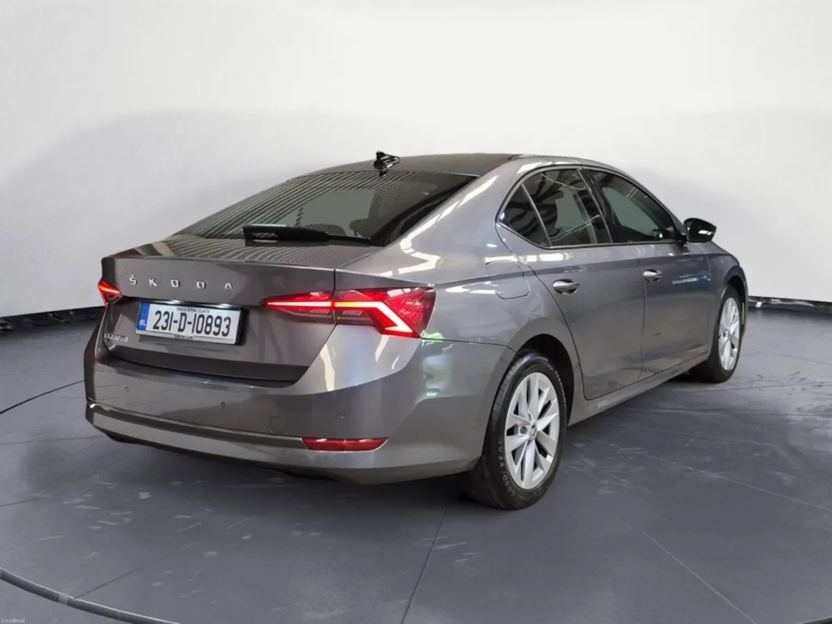 Skoda Octavia AMBITION 2.0 TDI Auto 115 - Image 5
