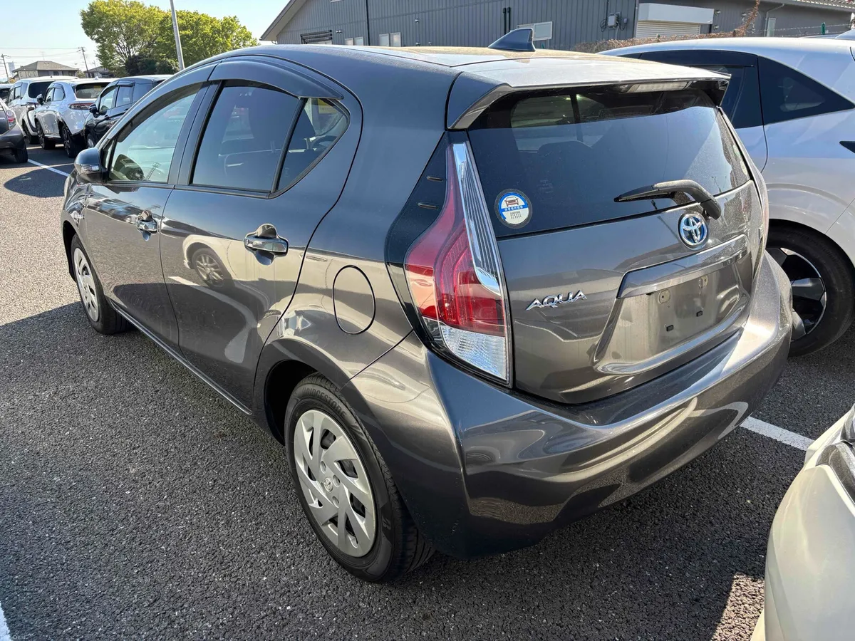 Toyota Aqua Hybrid Automatic - Image 2