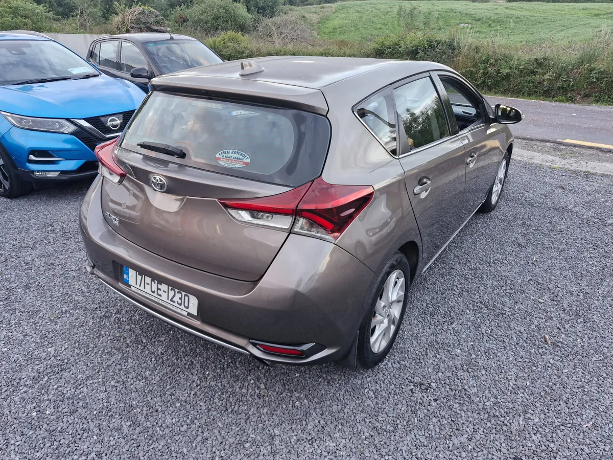 Toyota Auris 2017 - Image 5
