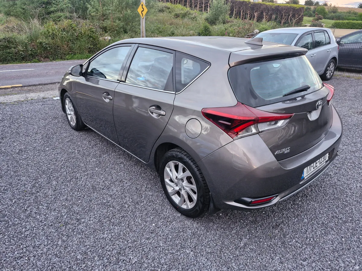 Toyota Auris 2017 - Image 3