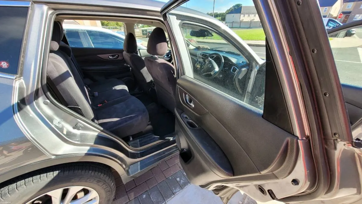 Nissan X-Trail 2017 1.6 Diesel 7 seats - Image 6