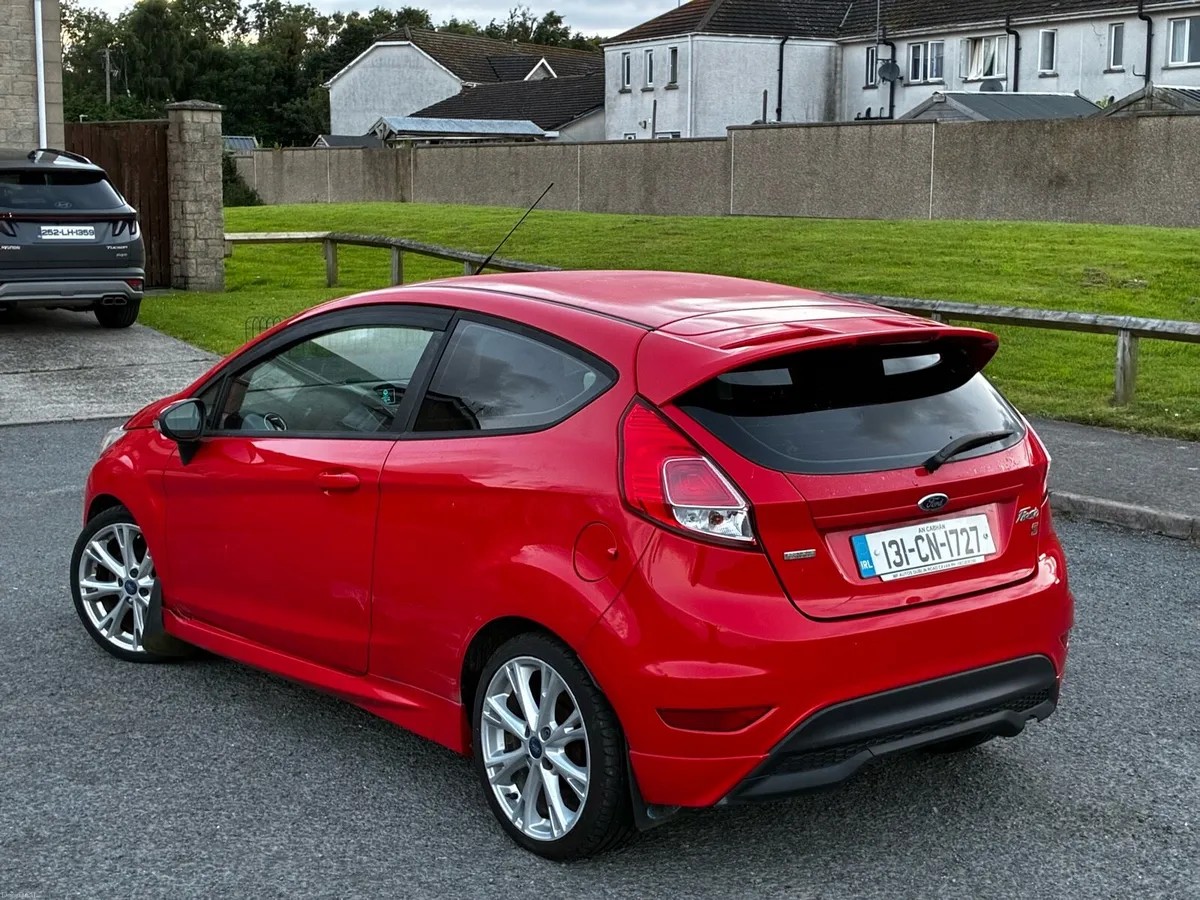 2013 Ford fiesta s low millege quick sell - Image 3
