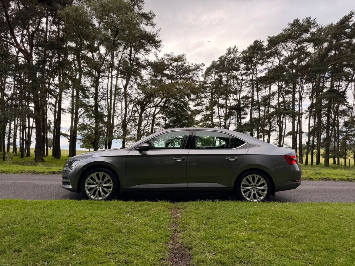 Skoda Superb 2022 1.4 TSI Plug In Hybrid - Image 4