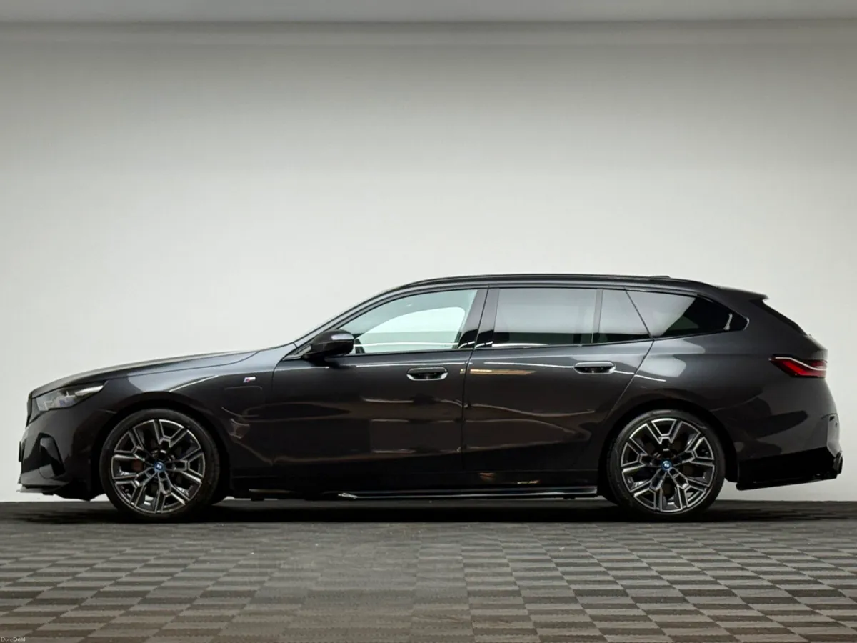 BMW 5-Series 530E M SPORT - Image 4