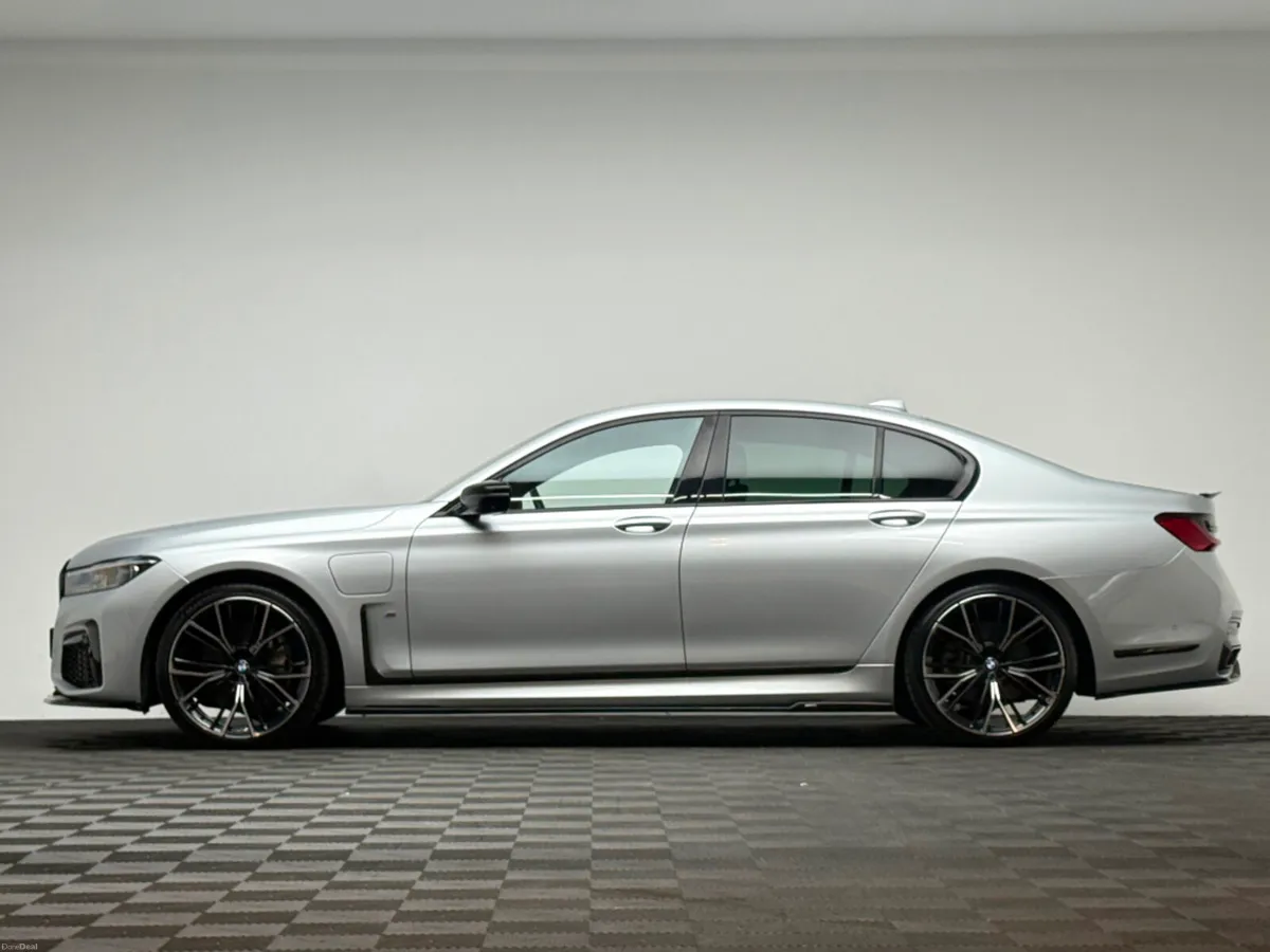 BMW 7-Series 745 E M SPORT - Image 4