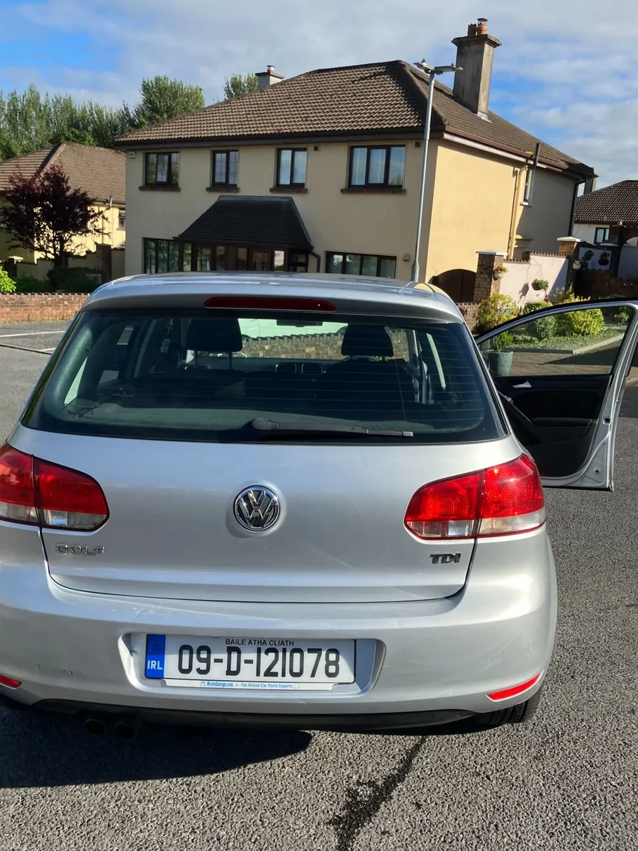 Volkswagen Golf 2009 - Image 3