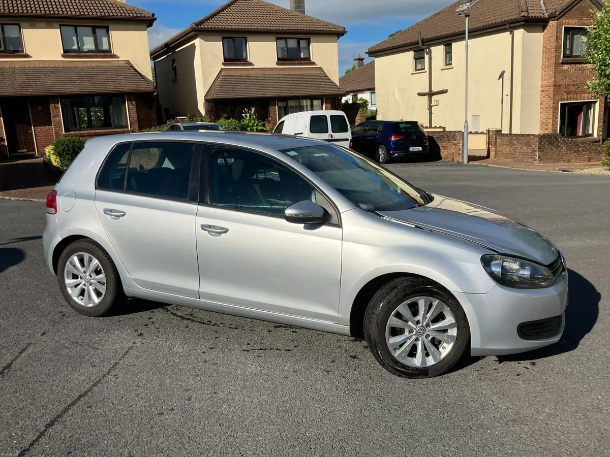 Volkswagen Golf 2009 - Image 1