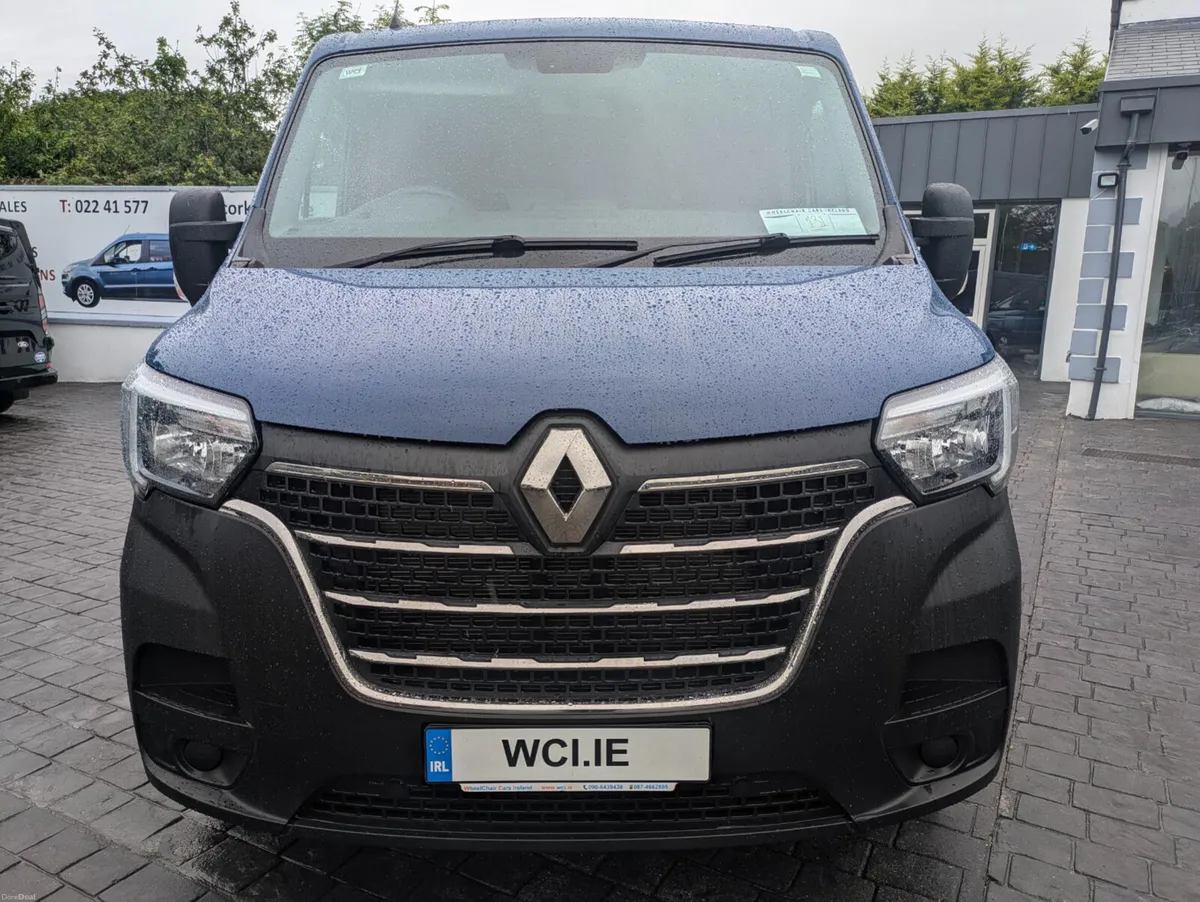 Renault Master Wheelchair Accessible Vehicle (WAV) - Image 2
