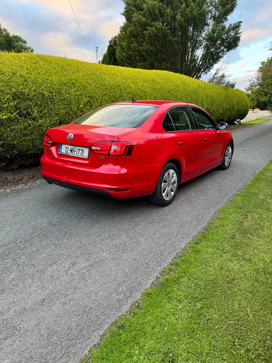 Automatic Volkswagen Jetta - Low Kms - NCT & TAX - Image 4