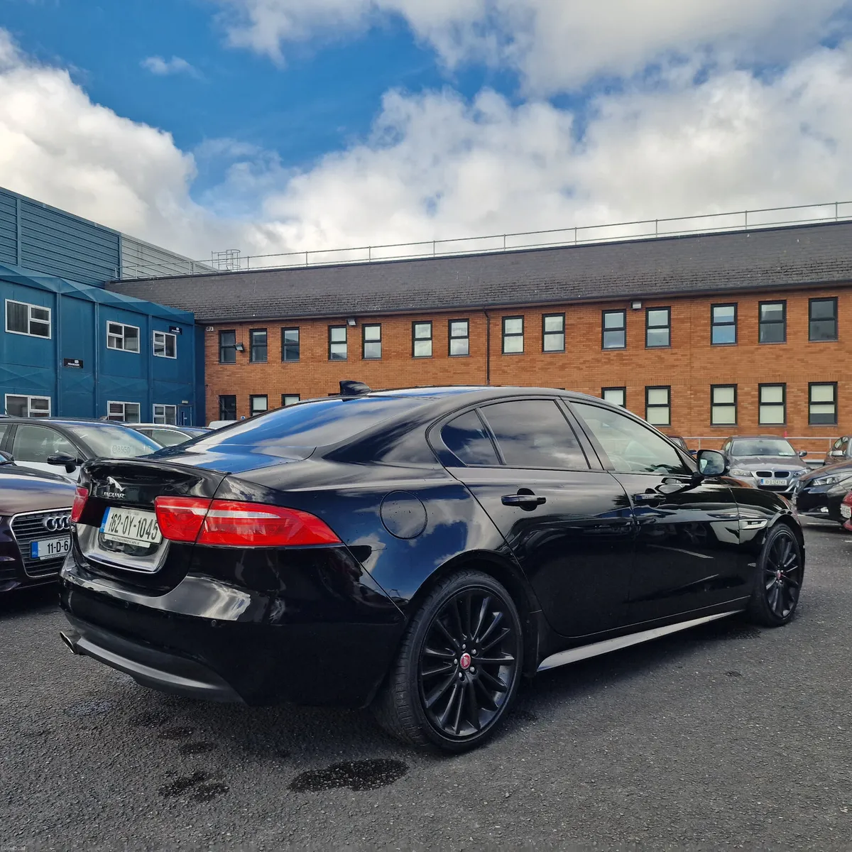 Jaguar XE 2016 2.0 D R-Sport Auto 180PS - Image 4