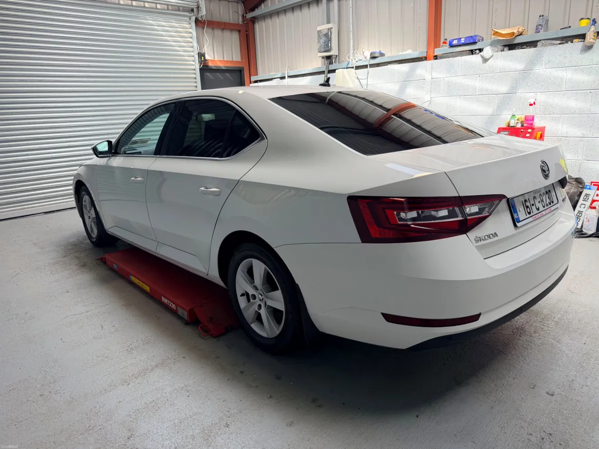 SKODA SUPERB. 1.4 TSI      AUTOMATIC! - Image 5