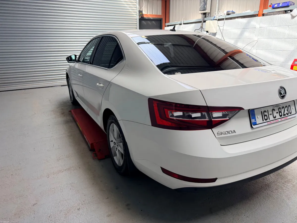 SKODA SUPERB. 1.4 TSI      AUTOMATIC! - Image 6