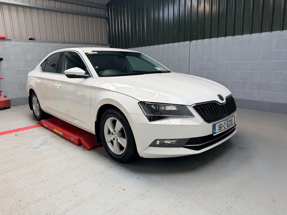 SKODA SUPERB. 1.4 TSI      AUTOMATIC! - Image 2
