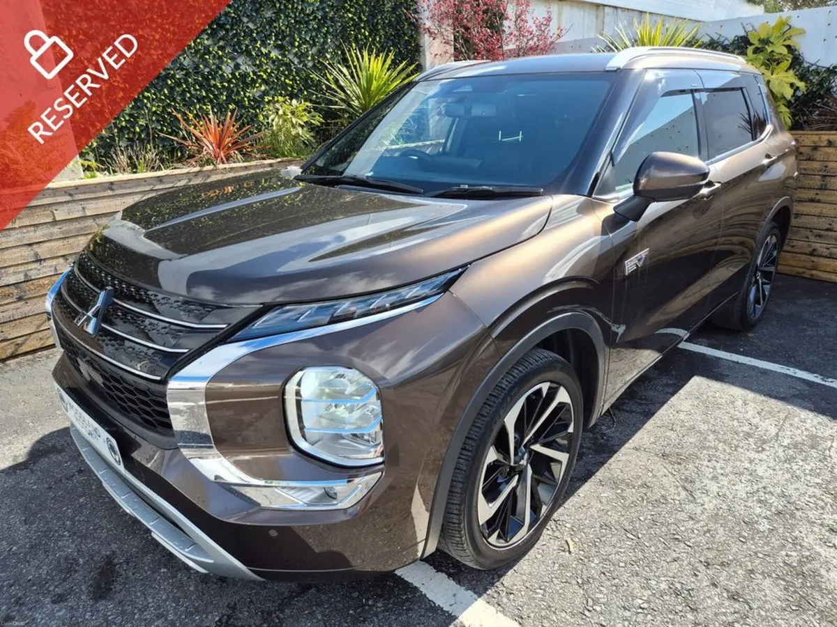 Mitsubishi Outlander 2.4 PVEV / 7 SEATER / EXCEED - Image 1