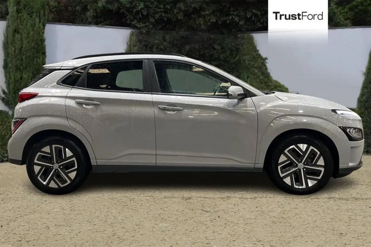 Hyundai KONA Premium - Image 3