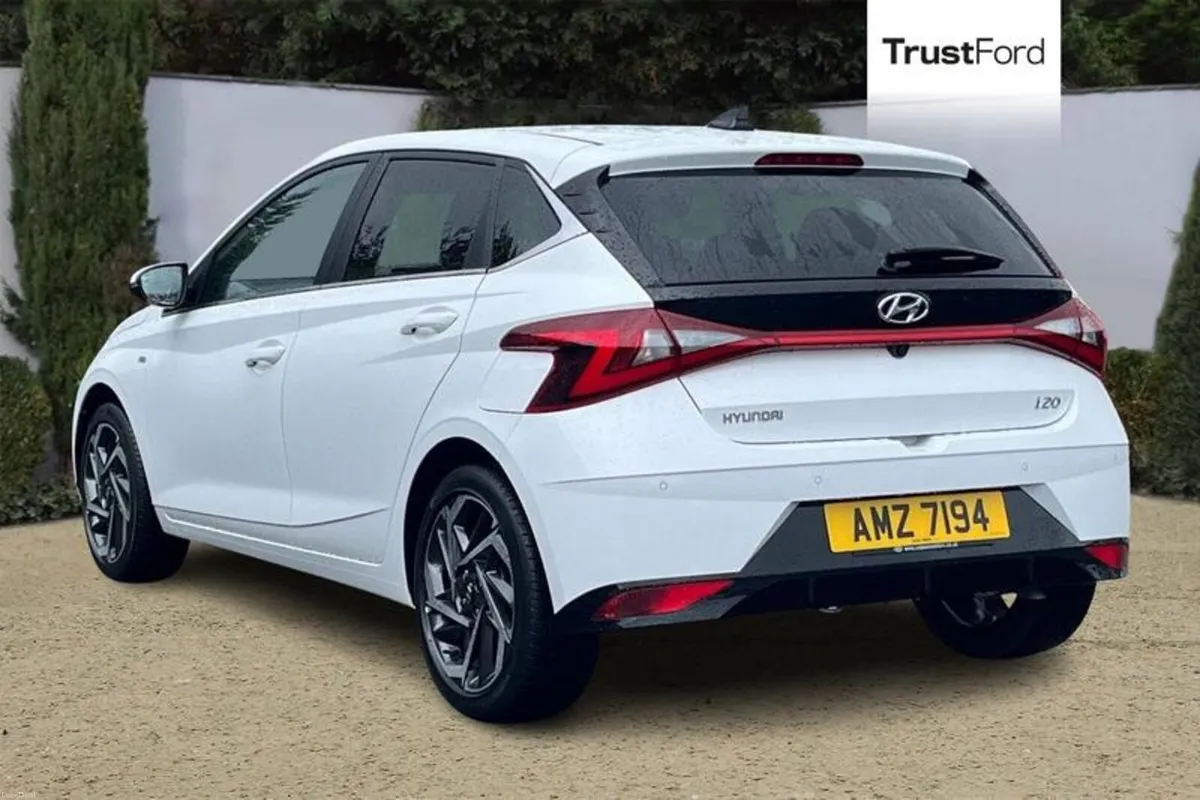Hyundai i20 Premium - Image 2