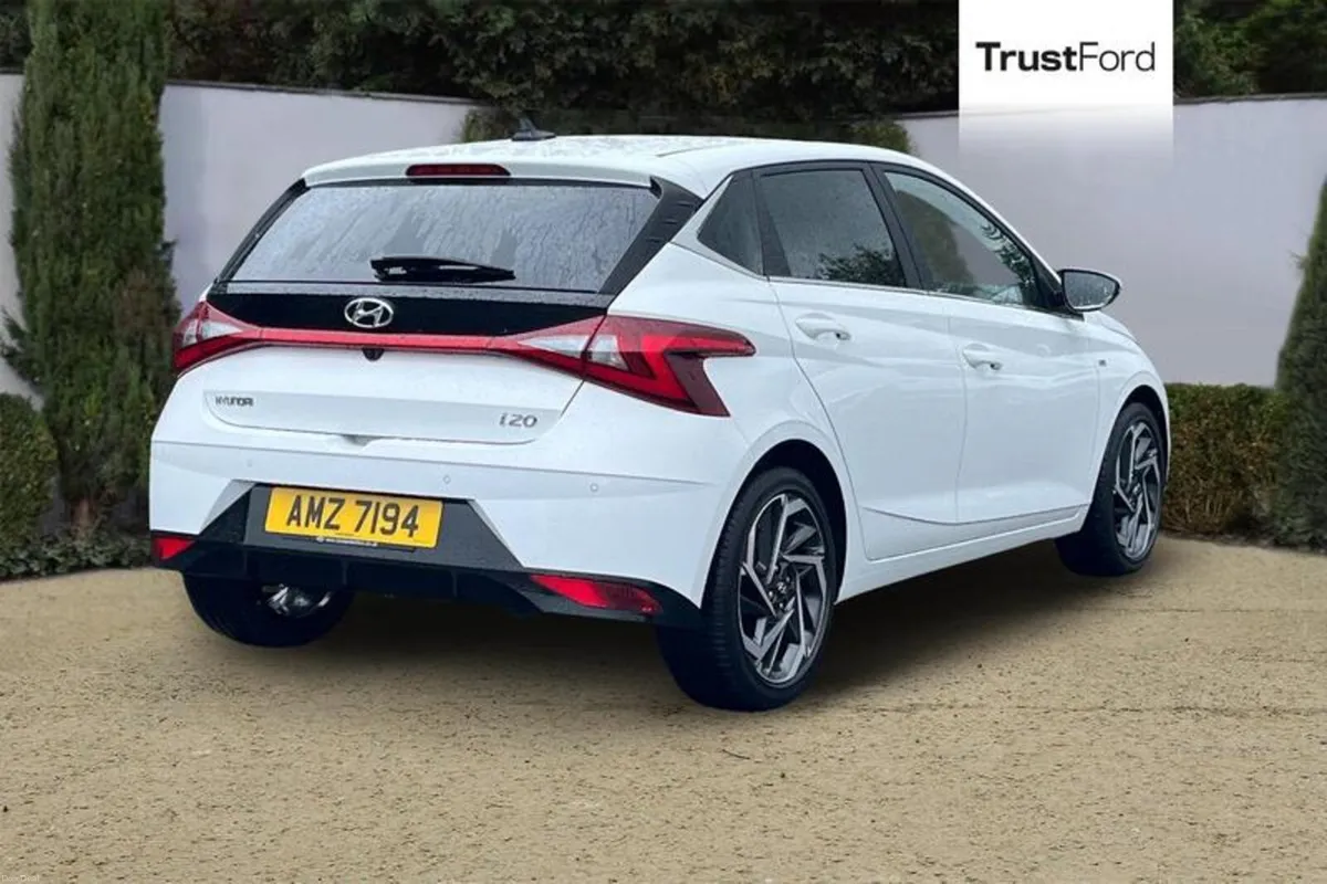 Hyundai i20 Premium - Image 4