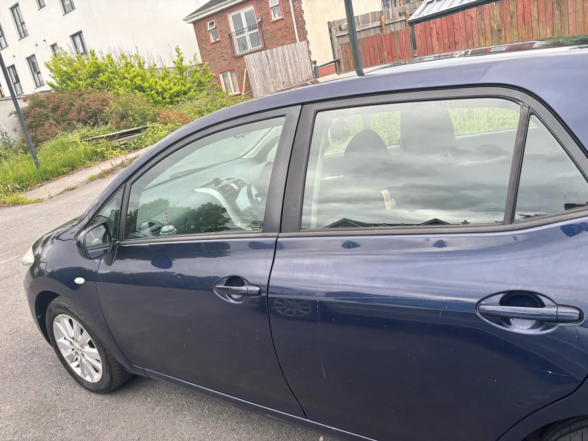 Toyota Auris 1.4 petrol Terra - Image 5