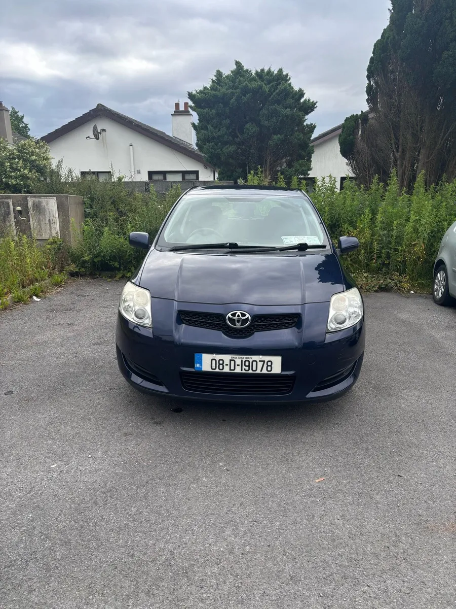 Toyota Auris 1.4 petrol Terra - Image 1